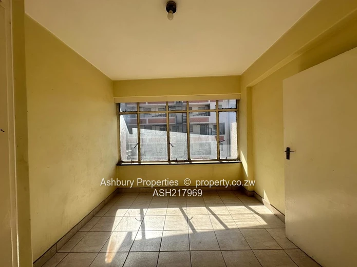 Charming 1-Bedroom Avenues Flat with Borehole – Perfect CBD Living! (Sole Mandate)