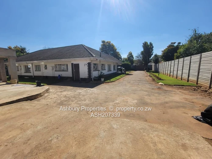 Well Loved Spacious Family Home in A Remarkable Neighbourhood (Sole Mandate)