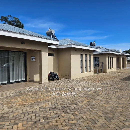 Spacious Cluster Unit in a Modern Secure Gated Complex