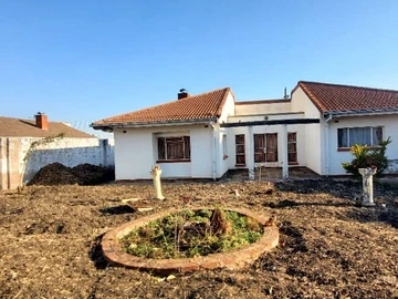 Exquisite 4-Bedroom Home on  1/4 Acre in Westgate, Harare