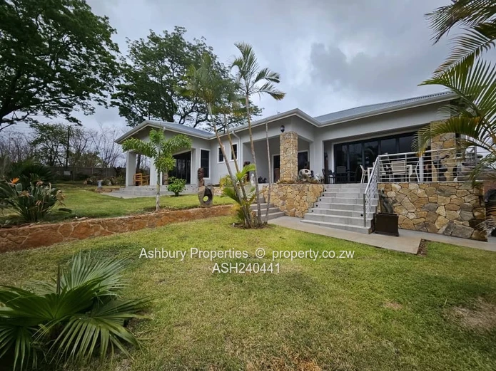 Immaculate  Finished Modern Spacious Brand New Townhouse 