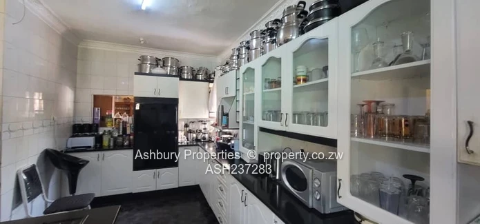 Sentosa 4-Bed Home w/ Thatched Gazebo & Borehole (Sole Mandate)