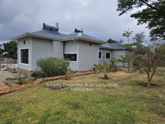 Immaculate  Finished Modern Spacious Brand New Townhouse 
