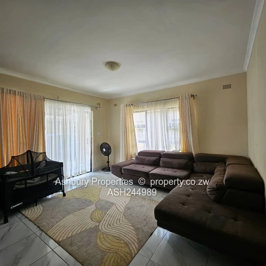 Spacious Cluster Unit in a Modern Secure Gated Complex