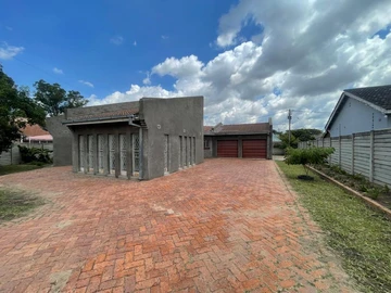 Spacious 5-Bedroom Home for Sale in Mainway Meadows, Harare!