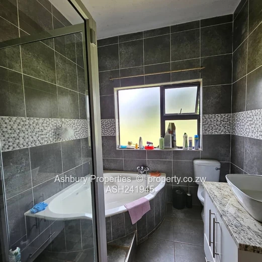 Modern Appealing and spaciously finished tasteful home (Sole Mandate)