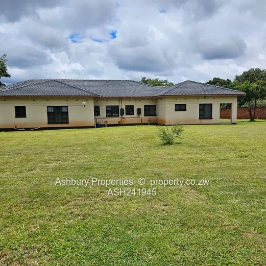 Modern Appealing and spaciously finished tasteful home (Sole Mandate)