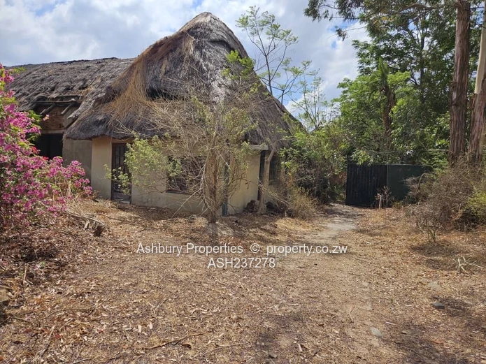 A nice plot a stone throw away from Ruwa Rehab center on the road linking Harare Airport just Timire