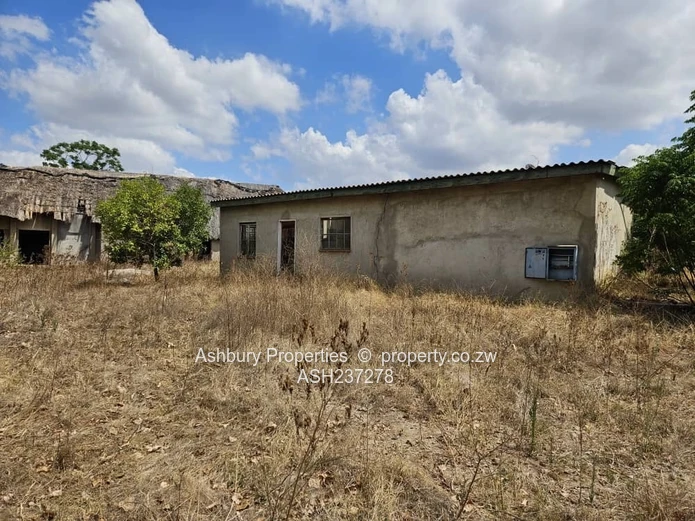 A nice plot a stone throw away from Ruwa Rehab center on the road linking Harare Airport just Timire