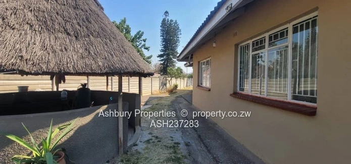 Sentosa 4-Bed Home w/ Thatched Gazebo & Borehole (Sole Mandate)