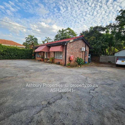 Prime Commercial  Property  For Sale On A Busy Major Road !! (Sole Mandate)