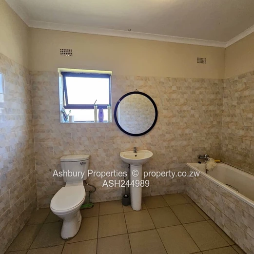 Spacious Cluster Unit in a Modern Secure Gated Complex