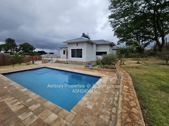 Immaculate  Finished Modern Spacious Brand New Townhouse 