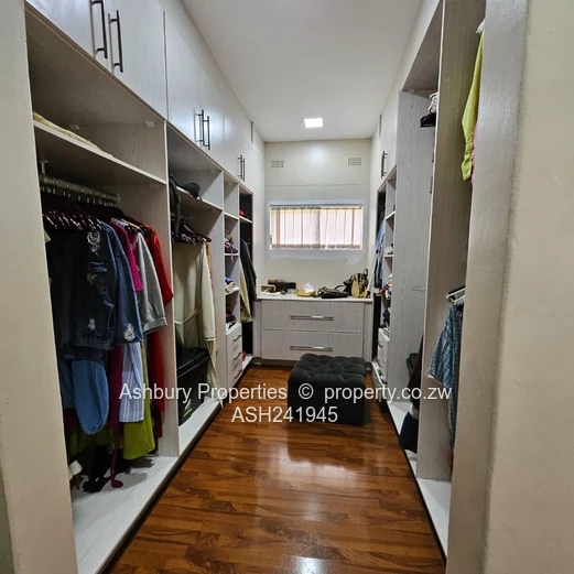 Modern Appealing and spaciously finished tasteful home (Sole Mandate)
