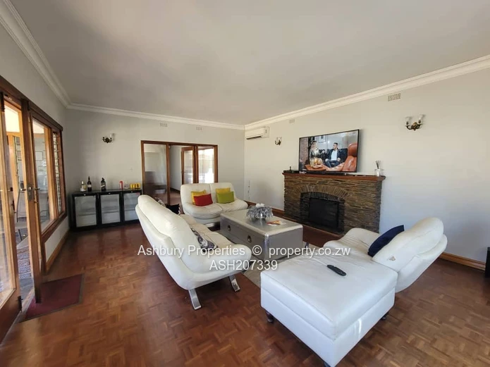 Well Loved Spacious Family Home in A Remarkable Neighbourhood (Sole Mandate)