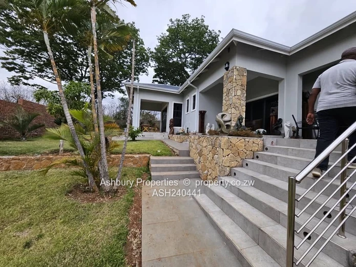 Immaculate  Finished Modern Spacious Brand New Townhouse 