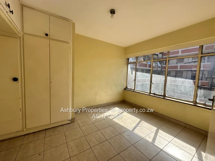 Charming 1-Bedroom Avenues Flat with Borehole – Perfect CBD Living! (Sole Mandate)