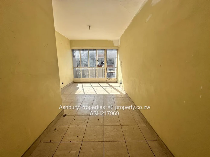 Charming 1-Bedroom Avenues Flat with Borehole – Perfect CBD Living! (Sole Mandate)
