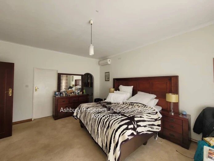 Well Loved Spacious Family Home in A Remarkable Neighbourhood (Sole Mandate)