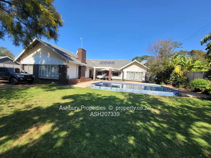 Well Loved Spacious Family Home in A Remarkable Neighbourhood (Sole Mandate)
