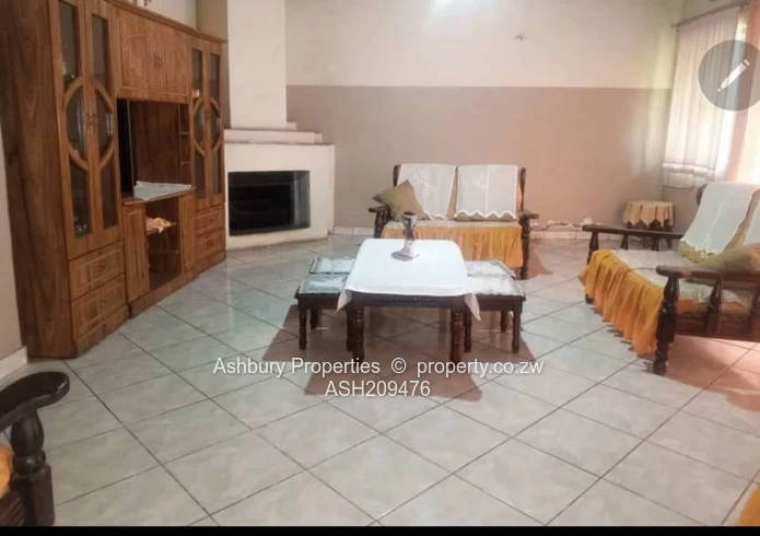 Family House for Sale in the Good  Leafy Old Bluffhill Suburb (Sole Mandate)